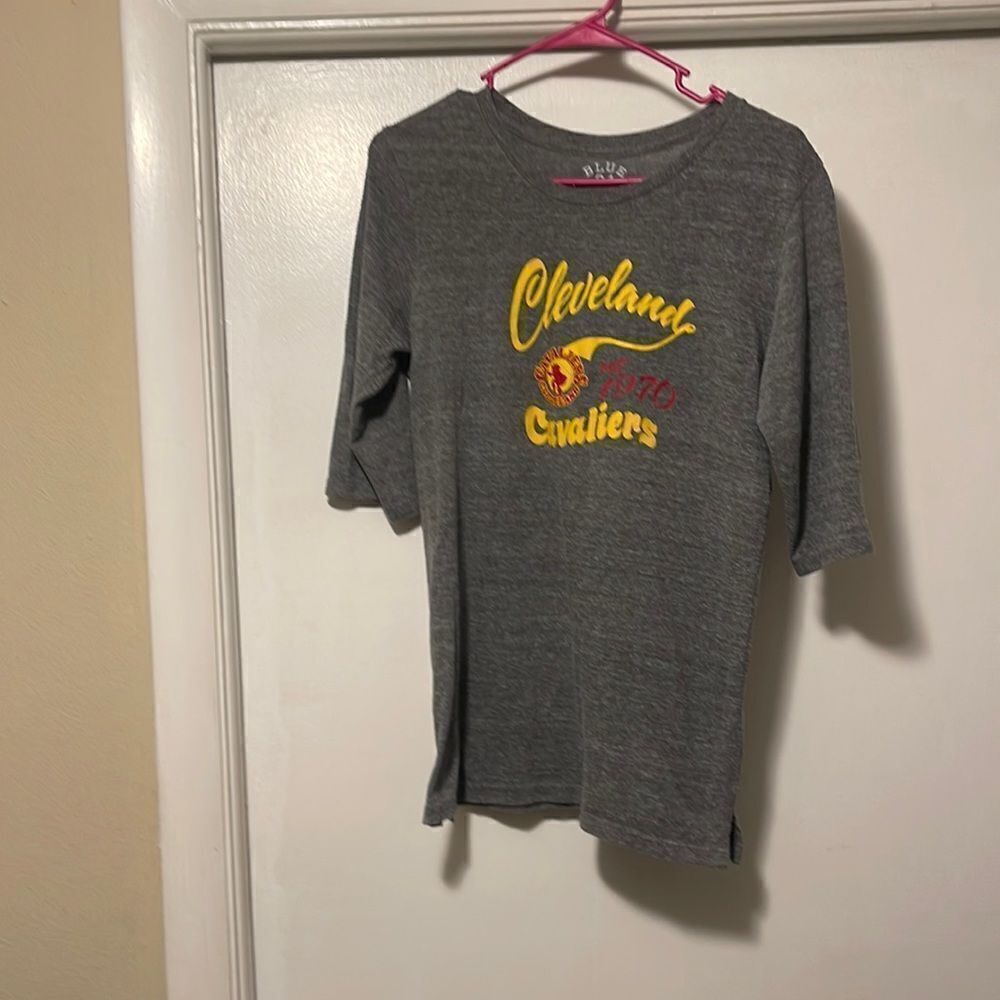 Cleveland cavaliers shirt large